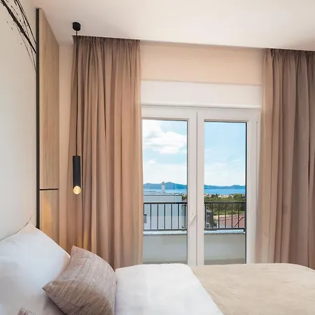 Apartman Pasman, Three Bedroom With Private Jacuzzi *