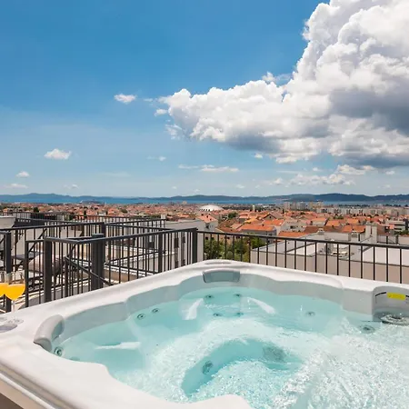 Apartman Pasman, Three Bedroom With Private Jacuzzi *